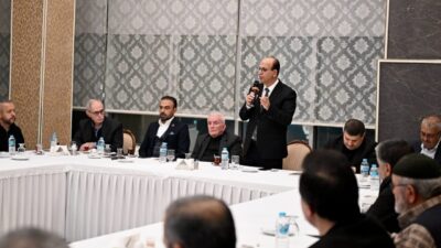 Yeşilyurt Belediye Başkanı Prof. Dr. İlhan Geçit, Hayır Çarşısı'na katkı