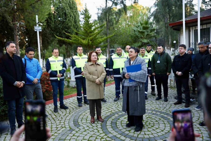 Başkan Gençay, Mezarlık Devrine İlişkin Bilgilendirme Amaçlı Basın Toplantısı Düzenledi