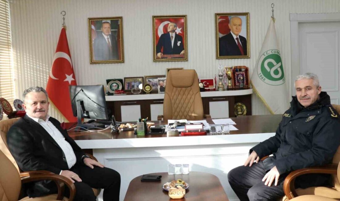 Cumayeri Belediye Başkanı Koloğlu, Düzce İl Emniyet Müdürü Ergüder ile Güvenlik İş Birliğini Tartıştı Cumayeri Belediye Başkanı Mustafa Koloğlu, Düzce İl Emniyet Müdürü İbrahim