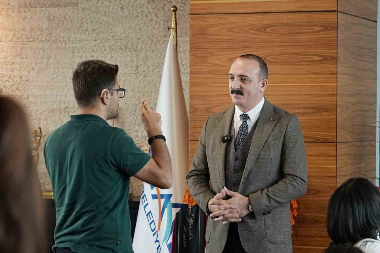 Konyaaltı Belediye Başkanı Cem Kotan, 3 Aralık Dünya Engelliler Günü'nde