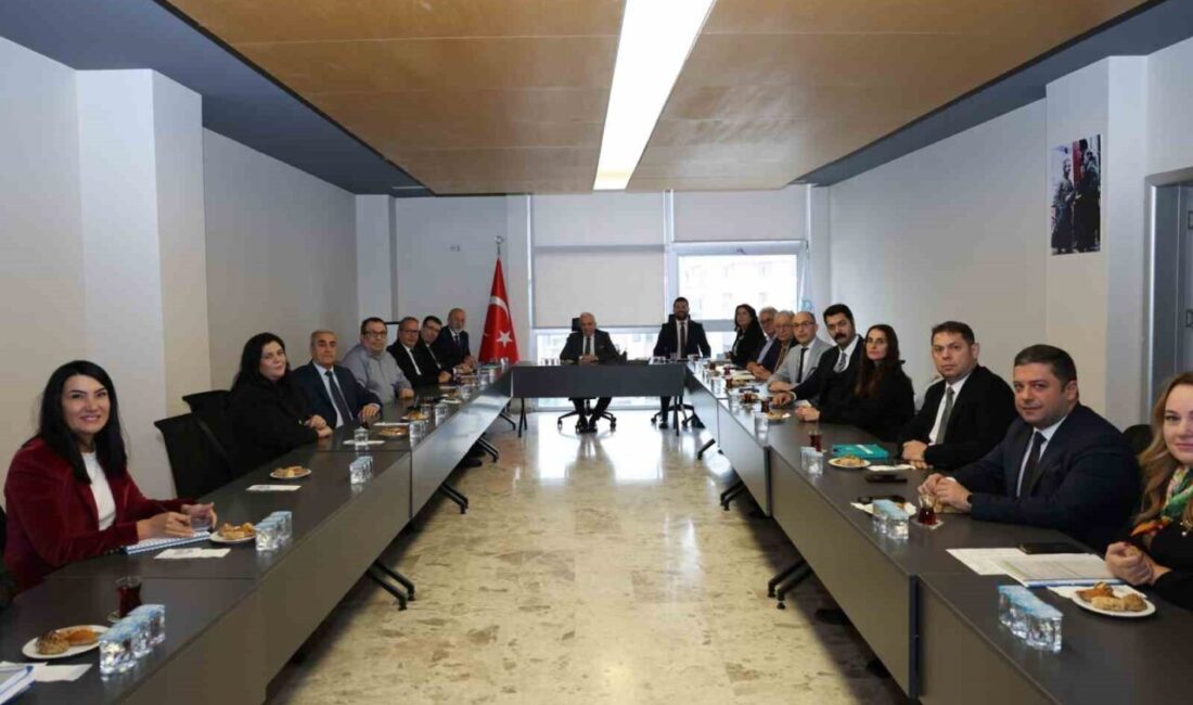 Nilüfer Belediyesi, Sanayi Yöneticileriyle Sürdürülebilir Büyüme Üzerine Değerlendirmelerde Bulundu Nilüfer Belediye Başkanı Şadi Özdemir, organize sanayi bölgesi yöneticileriyle bir