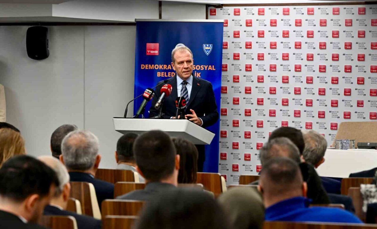 Mersin Büyükşehir Belediye Başkanı Vahap Seçer, '7. Ulusal Yerel Yönetimler