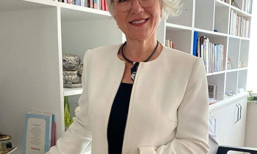 Kadın İşbirliğini Geliştirme Derneği Başkanı Dr. Sema Karaoğlu, Türk kadınlarına