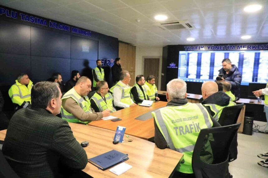 Başkan Şerifoğulları, Elazığ’da karla mücadele çalışmalarını yerinde denetledi