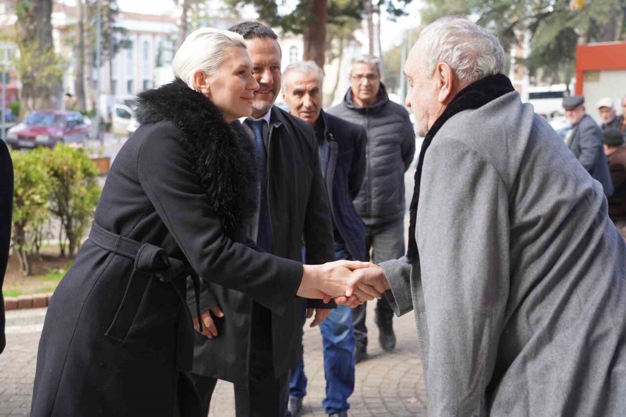 Bilecik Belediye Başkanı Melek Mızrak Subaşı, gerçekleştirilen ilçe ziyaretlerinde halktan