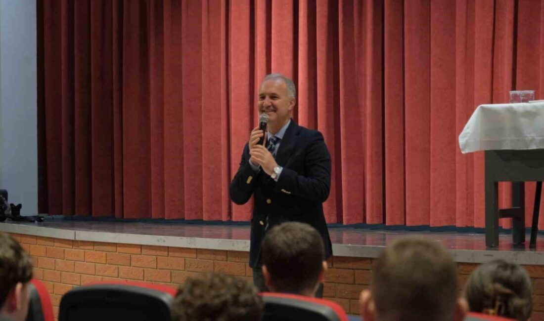 İnegöl Belediye Başkanı Alper Taban, Genç Bakış buluşmaları çerçevesinde Altın