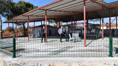 Tavas Belediyesi, Güzelköy Mahallesi'ndeki sosyal tesisin bakım ve onarımına devam