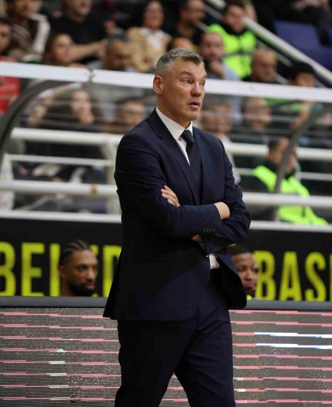 Fenerbahçe Beko, 10. haftada Merkezefendi Basketbol’u 87-64 mağlup ederek üst üste 9. galibiyetini elde etti