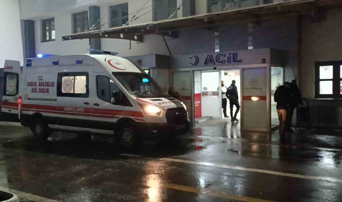 Batman’da iki grup arasında çıkan kavgada 18 yaşındaki bir genç bıçakla yaralandı. Batman'da iki grup arasında meydana gelen bıçaklı kavgada 18 yaşındaki