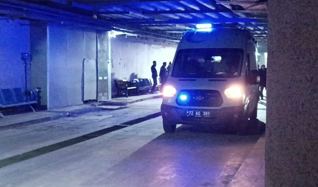 Batman’da İki Gruplar Arasında Yaşanan Silahlı Kavga Sonucu Masum Bir Yaşlı Adam Hayatını Kaybetti Batman'da iki grup arasındaki silahlı çatışma, 70 yaşındaki Davut Ataş'ın