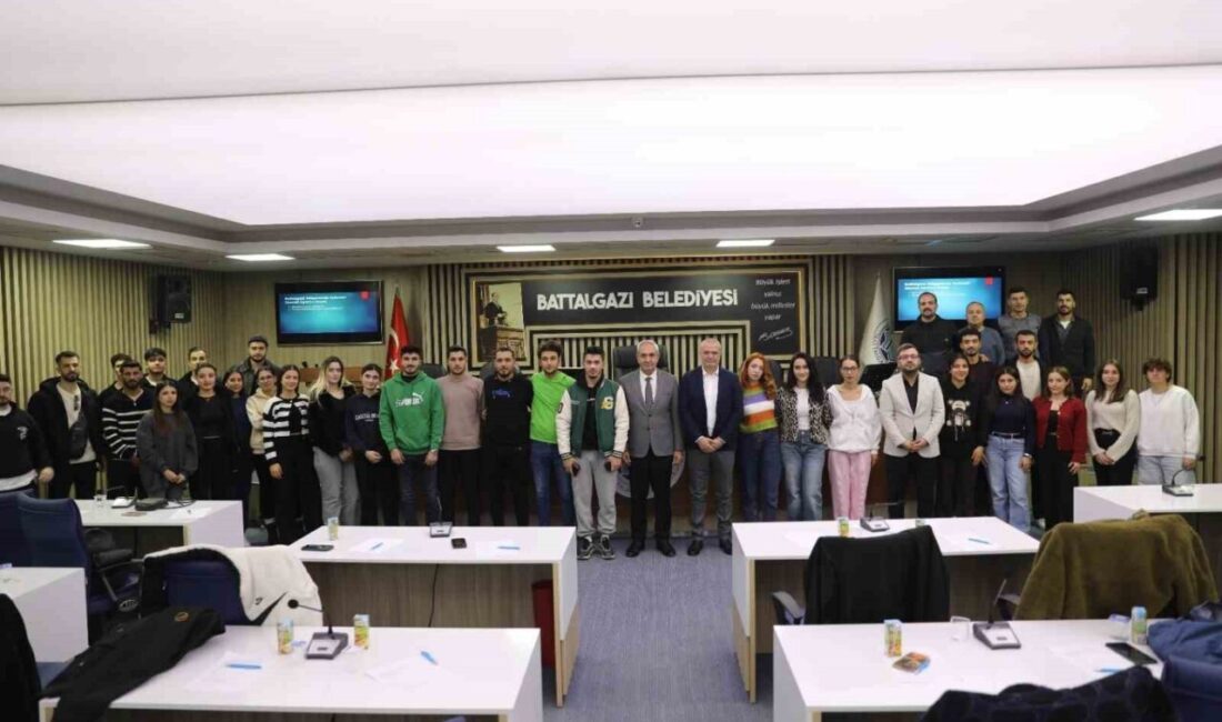 Battalgazi Belediyesi, İnönü Üniversitesi Spor Bilimleri Fakültesi öğrencileriyle bir toplantı