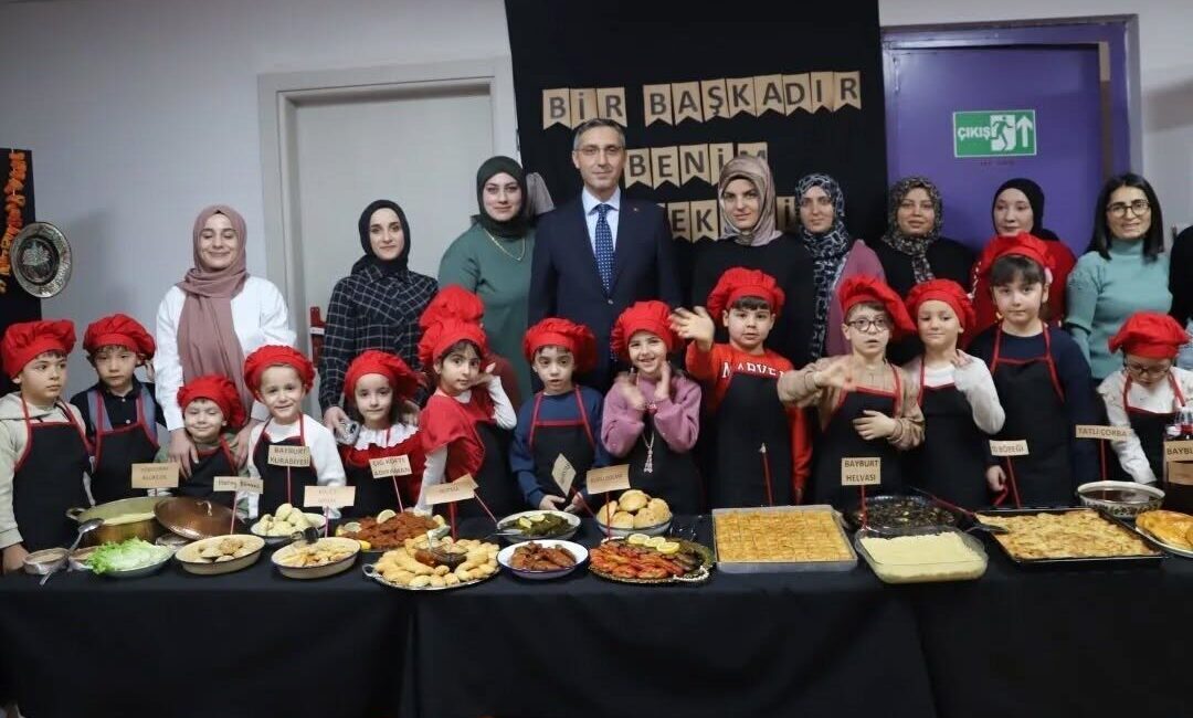 Bayburt’ta “Ailemle Eğitim Yolculuğum” Projesi Kapsamında Okul Öncesi Etkinlikler Gerçekleştirildi Bayburt'ta Milli Eğitim Bakanlığı'nın 'Ailemle Eğitim Yolculuğum' projesi kapsamında okul