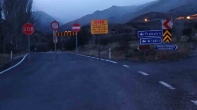 Bayburt'ta yoğun kar yağışı nedeniyle Kılıçkaya ve Sorkunlu köyleri ile