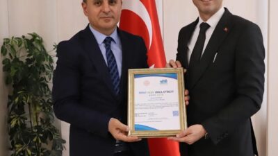 Bayburt'taki Şehit Nevzat Kaya İlkokulu ve 85. Yıl Zübeyde Hanım