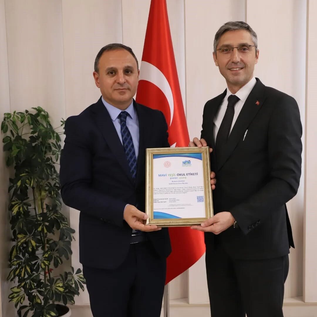 Bayburt'taki Şehit Nevzat Kaya İlkokulu ve 85. Yıl Zübeyde Hanım