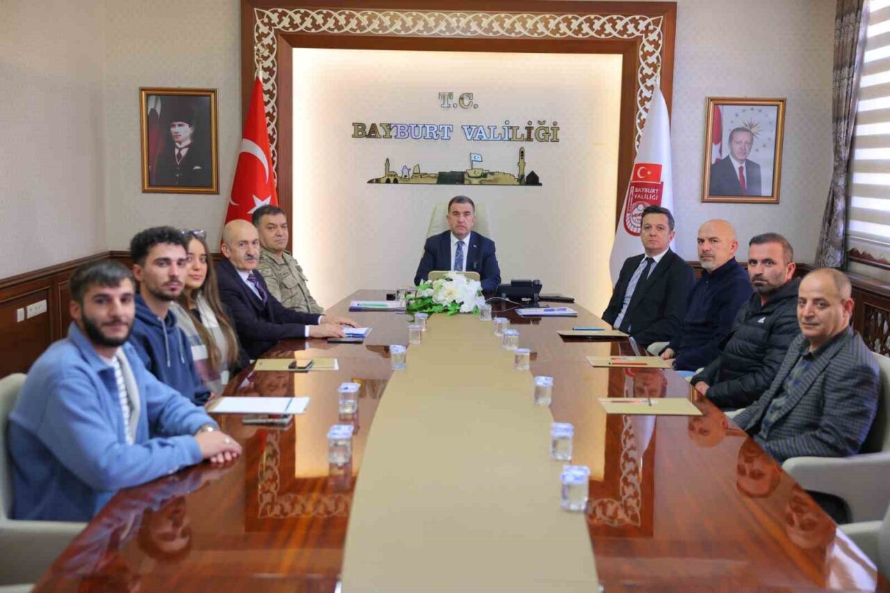 Bayburt’ta Asayiş Toplantısı: Güvenlik Tedbirleri ve Uyuşturucu ile Mücadelede Yeni Veriler Açıklandı