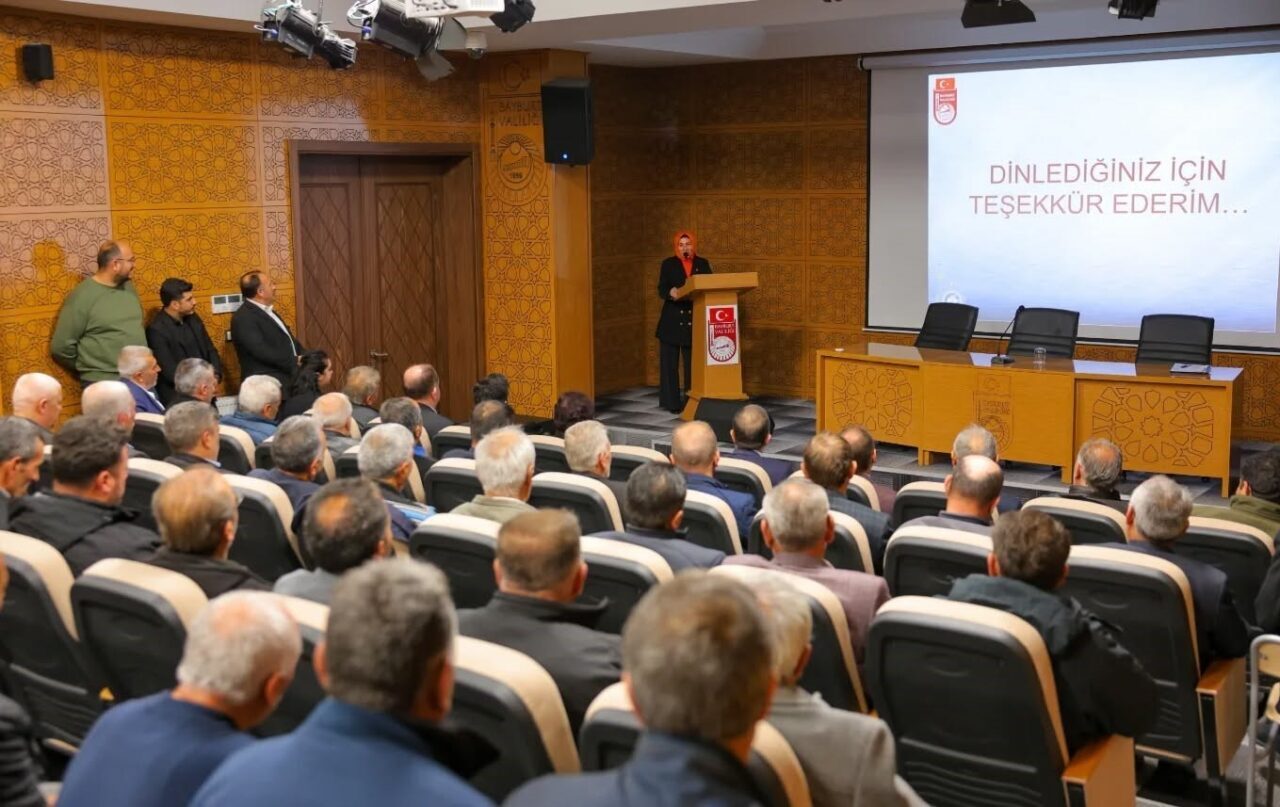 Bayburt’ta Muhtarlar Akademisi Eğitim Programı İle Yerel Yönetimler Güçlendiriliyor