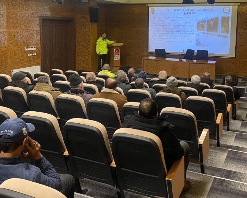 Bayburt’ta Servis Sürücüleri İçin Trafik Güvenliği Eğitimi Gerçekleştirildi