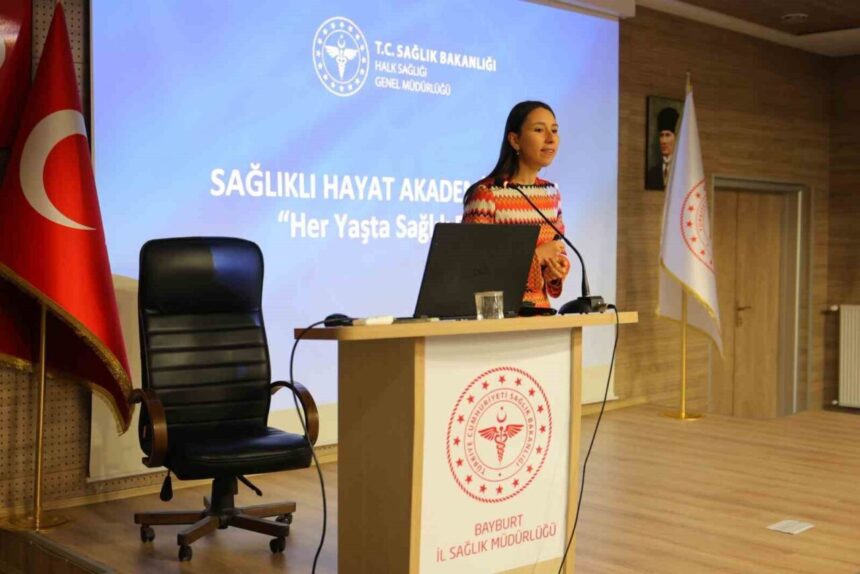 Bayburt’ta Sağlıklı Hayat Akademisi (SAHA) eğitimleri sürüyor. İl Sağlık Müdürlüğü sağlık konularında bilgilendirme yapıyor.