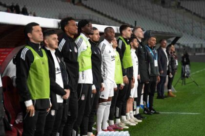 Beşiktaş, ilk yarıda yedeklerden gelen 4 golle skora katkı alamadı