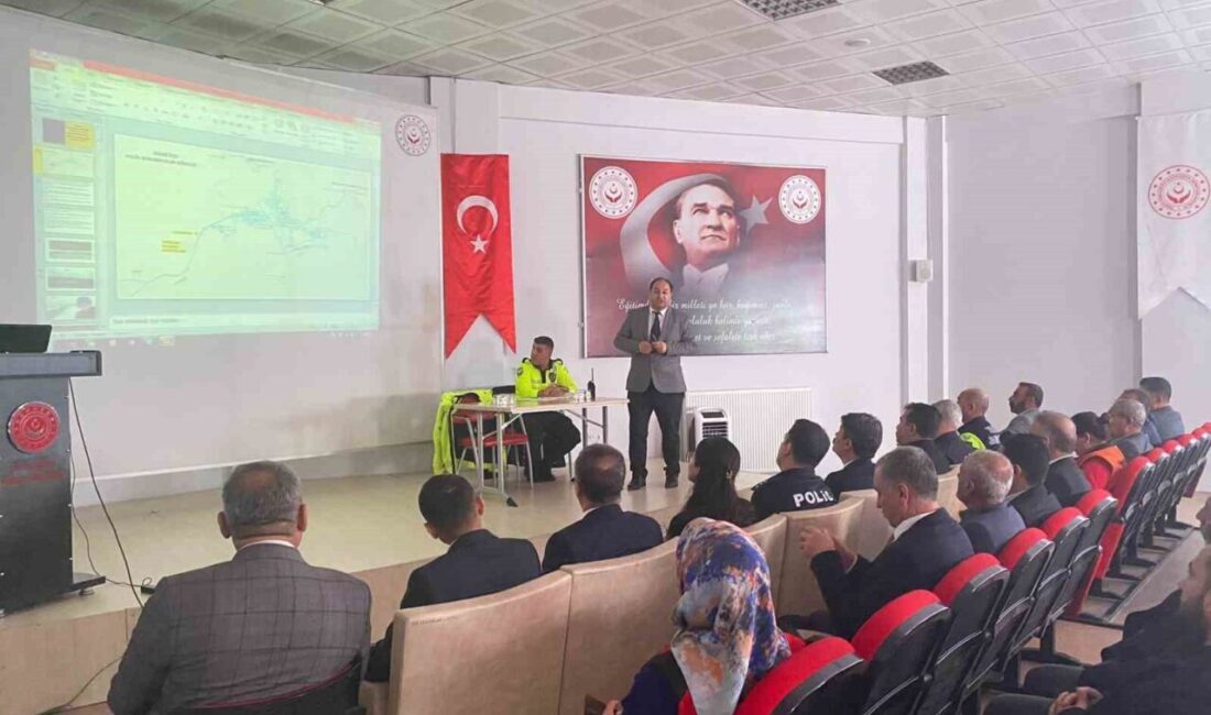 Besni Kaymakamı Ahmet Oğuz Aslan, Kış Hazırlıkları İçin Toplantı Düzenledi Besni Kaymakamı Ahmet Oğuz Aslan, kış aylarında olası sorunlara karşı