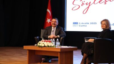 Zonguldak Bülent Ecevit Üniversitesi'nde düzenlenen "BEUN 360 Söyleşi" programına Vali