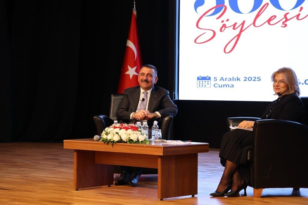 Zonguldak Bülent Ecevit Üniversitesi'nde düzenlenen "BEUN 360 Söyleşi" programına Vali