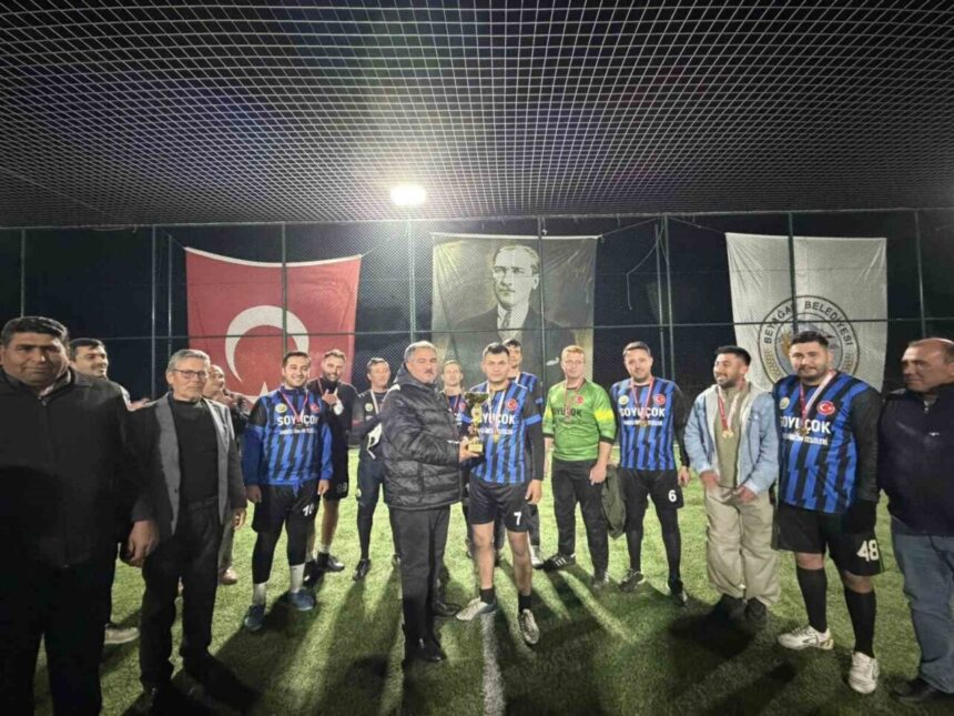 Beyağaç’taki halı saha futbol turnuvasının kazananı belirlendi.