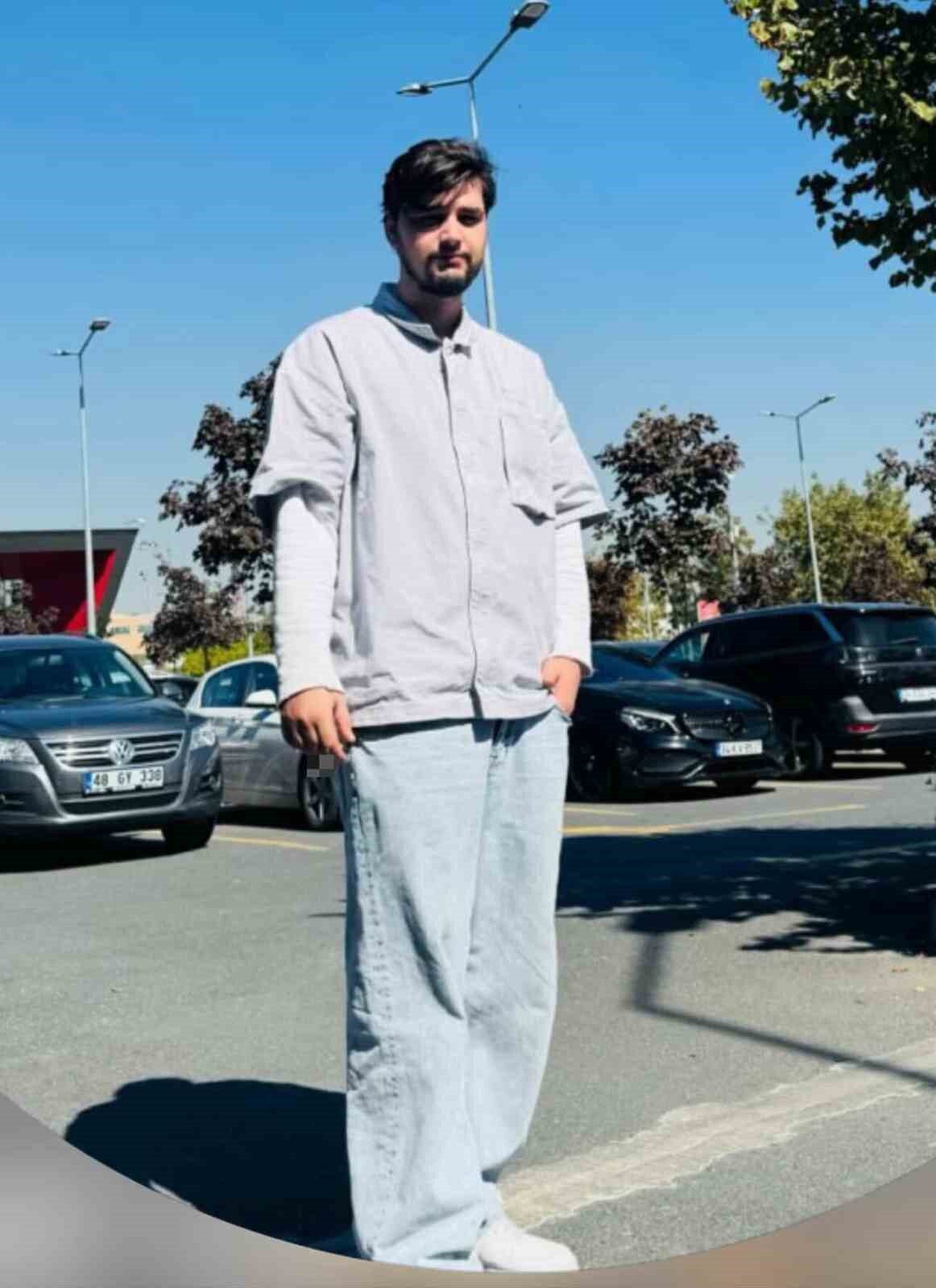 Beylikdüzü E-5 karayolunda meydana gelen kazada, Çağatay Olcay'ın aracı yağmur