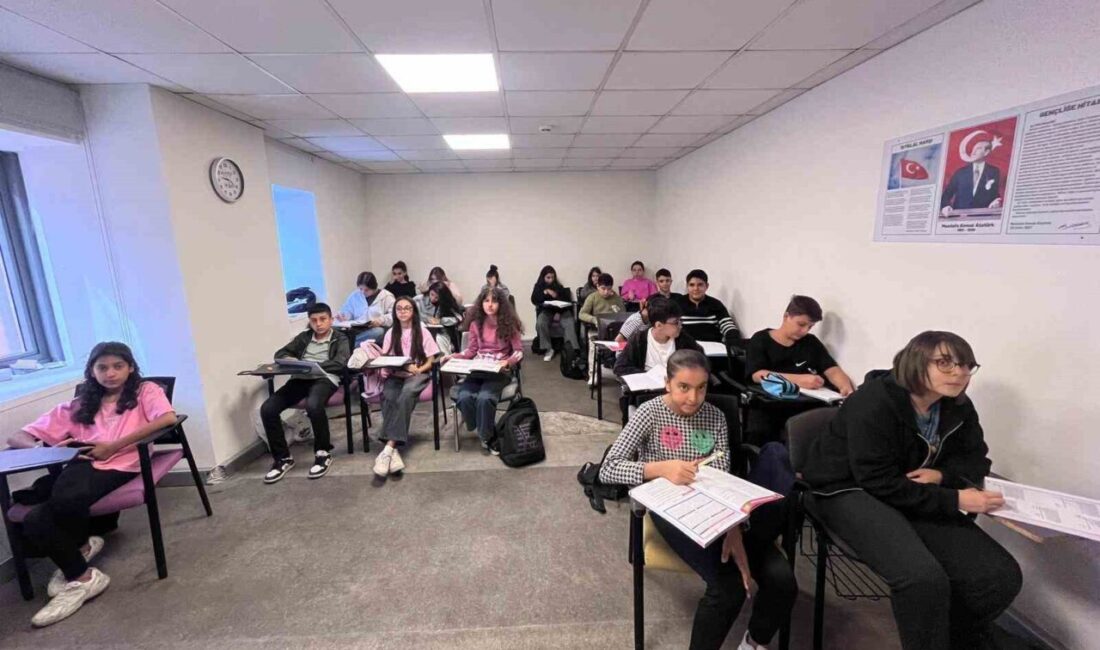 Beyoğlu Belediyesi’nin Ücretsiz YKS ve LGS Kurslarına Yoğun İlgi: Katılımcı Sayısı Bin 84’e Ulaştı Beyoğlu Belediyesi, YKS ve LGS hazırlık kurslarına olan ilgiyi artırarak