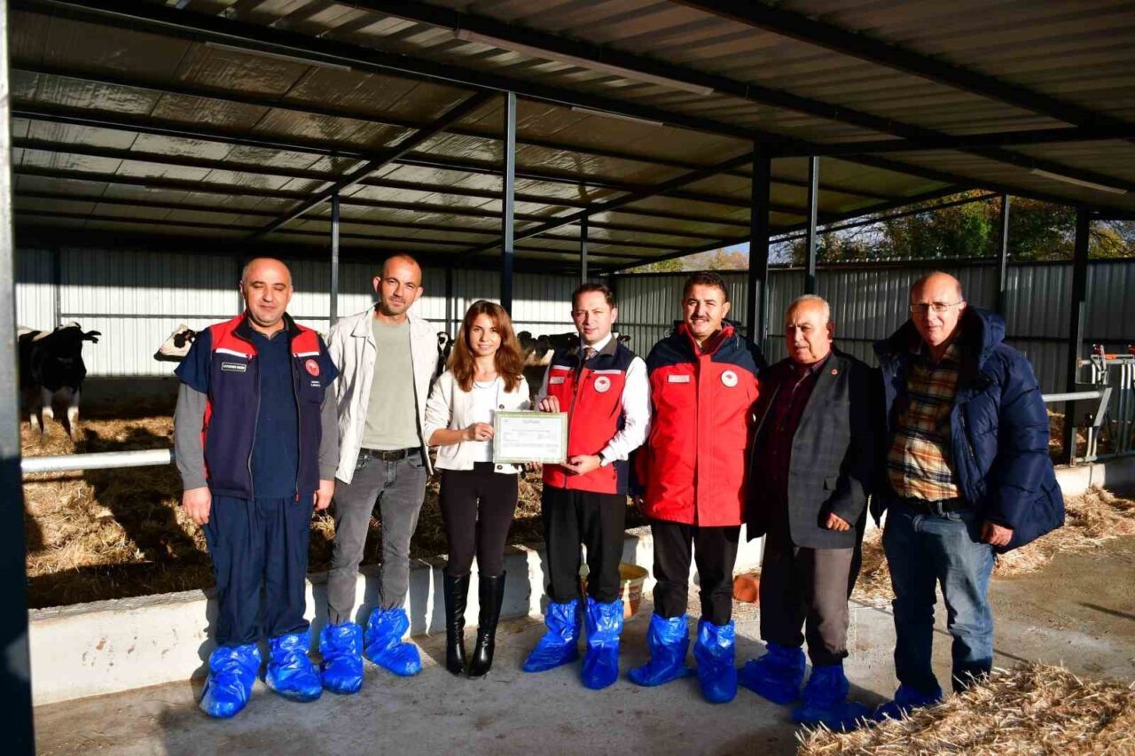 Çanakkale'nin Biga ilçesinde, Biga Kaymakamı Ercan Kayabaşı, sağlıklı hayvansal üretim