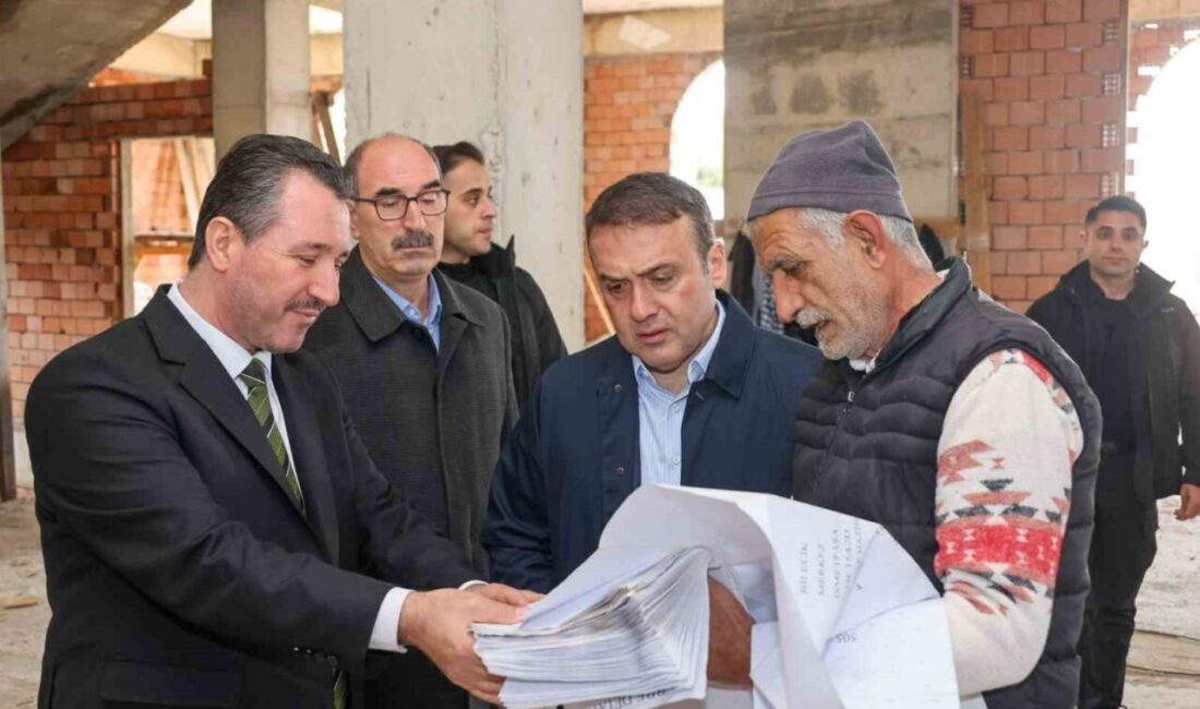 Bilecik Valisi Faik Oktay Sözer, Kuba Camii İnşaatında Yapılan Çalışmaları Yerinde İnceledi Bilecik Valisi Faik Oktay Sözer ve İl Müftüsü Ahmet Dilek,