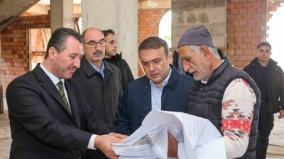 Bilecik Valisi Faik Oktay Sözer ve İl Müftüsü Ahmet Dilek,