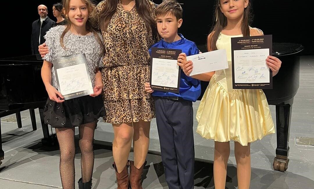 Bilecik'ten 16 öğrenci, Kuzey Kıbrıs Türk Cumhuriyeti'nde düzenlenen 4. Gülsin