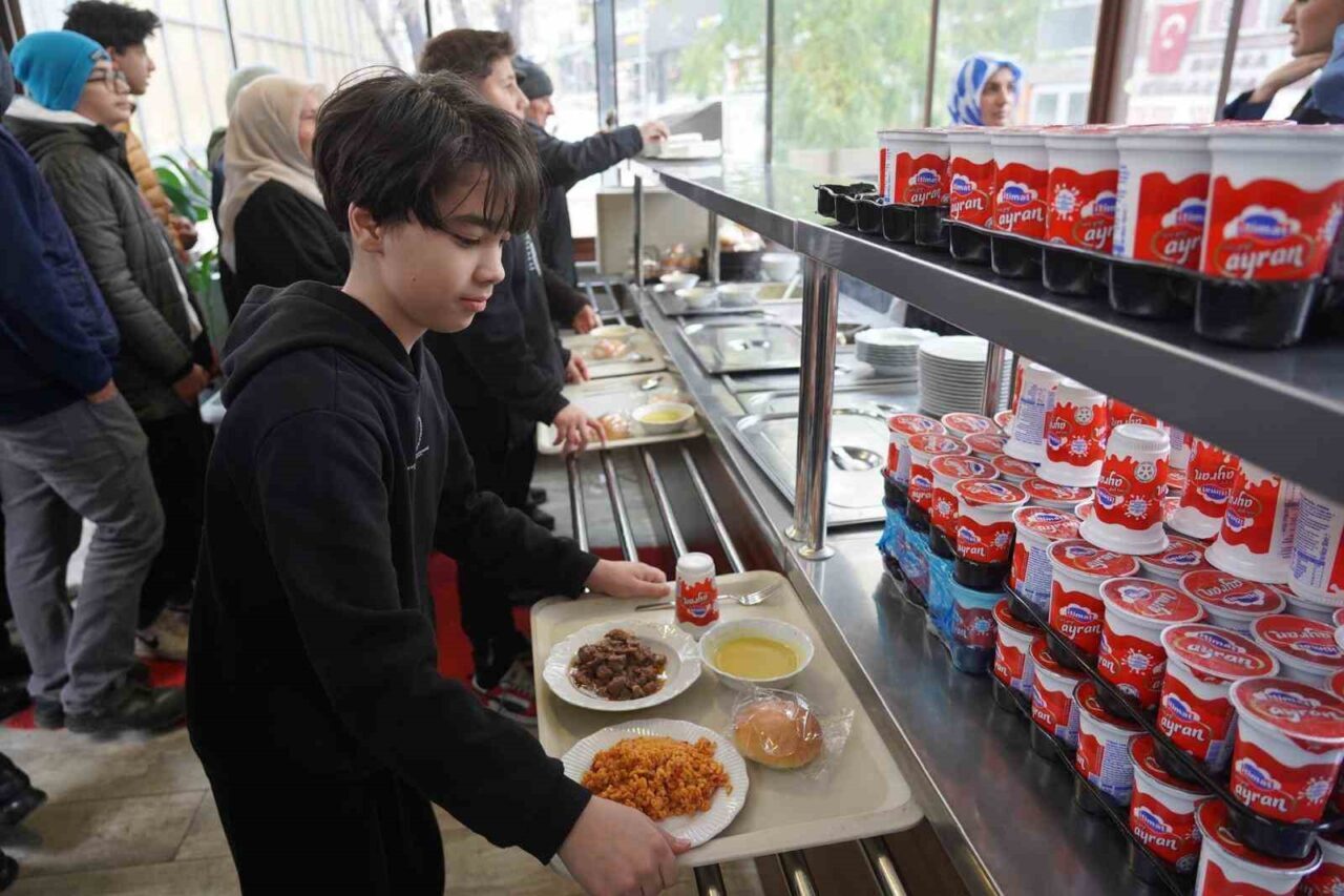 Gürcistan'da düşen askeri kargo uçağında şehit olan İlhan Ongan anısına