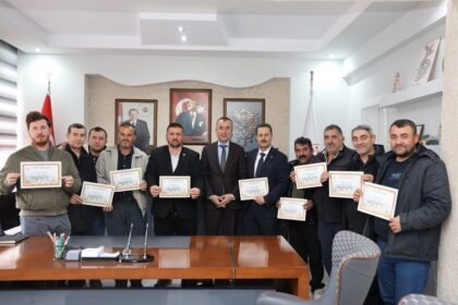 Bilecik’te 33 Arıcı, Ana Arı Yetiştiriciliği Eğitimi Sertifikalarını Aldı