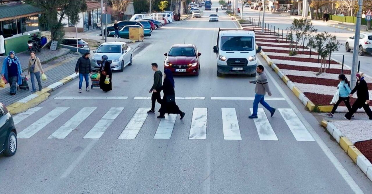 Bilecik’in Osmaneli ilçesinde yapılan drone destekli trafik denetiminde, 13 sürücü