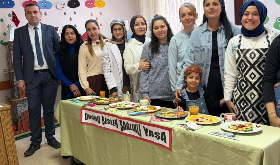 Bilecik Halk Eğitimi Merkezi’nde Sağlıklı Beslenme Tabağı Hazırlama Etkinliği Düzenlendi Bilecik Halk Eğitimi Merkezi'nde, Çocuk Bakım Elemanı Kursu'nda 'Beslenme tabağı