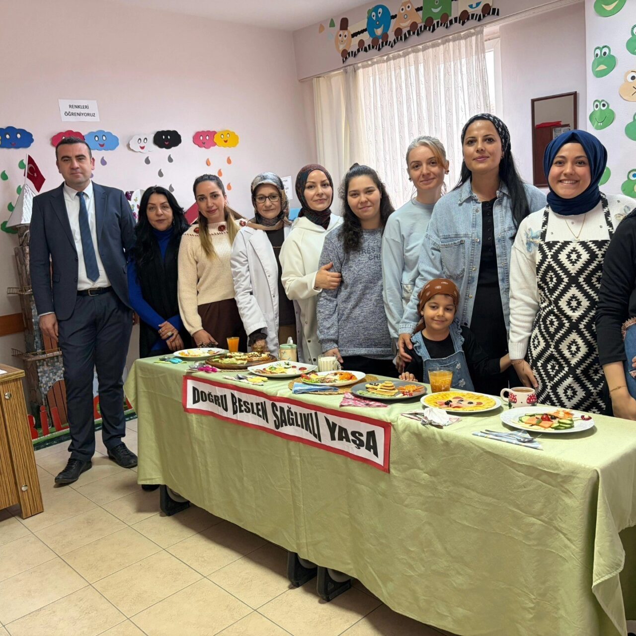 Bilecik Halk Eğitimi Merkezi'nde, Çocuk Bakım Elemanı Kursu'nda 'Beslenme tabağı