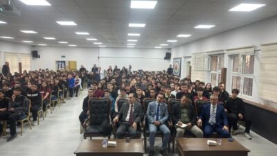 Bilecik'teki Refik Arslan Öztürk Fen Lisesi, yapay zekâ semineri ile