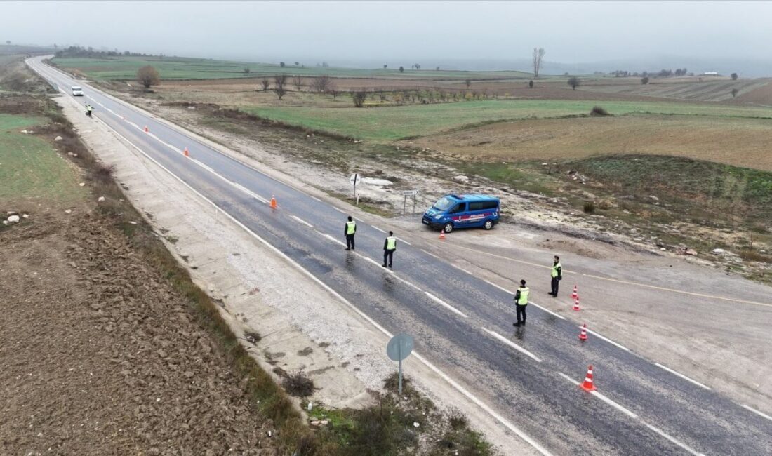 Bilecik’te Jandarma Ekiplerinden Huzur ve Güven İçin Denetim Faaliyeti Bilecik İl Jandarma Komutanlığı, asayişi sağlamak ve suçları önlemek amacıyla
