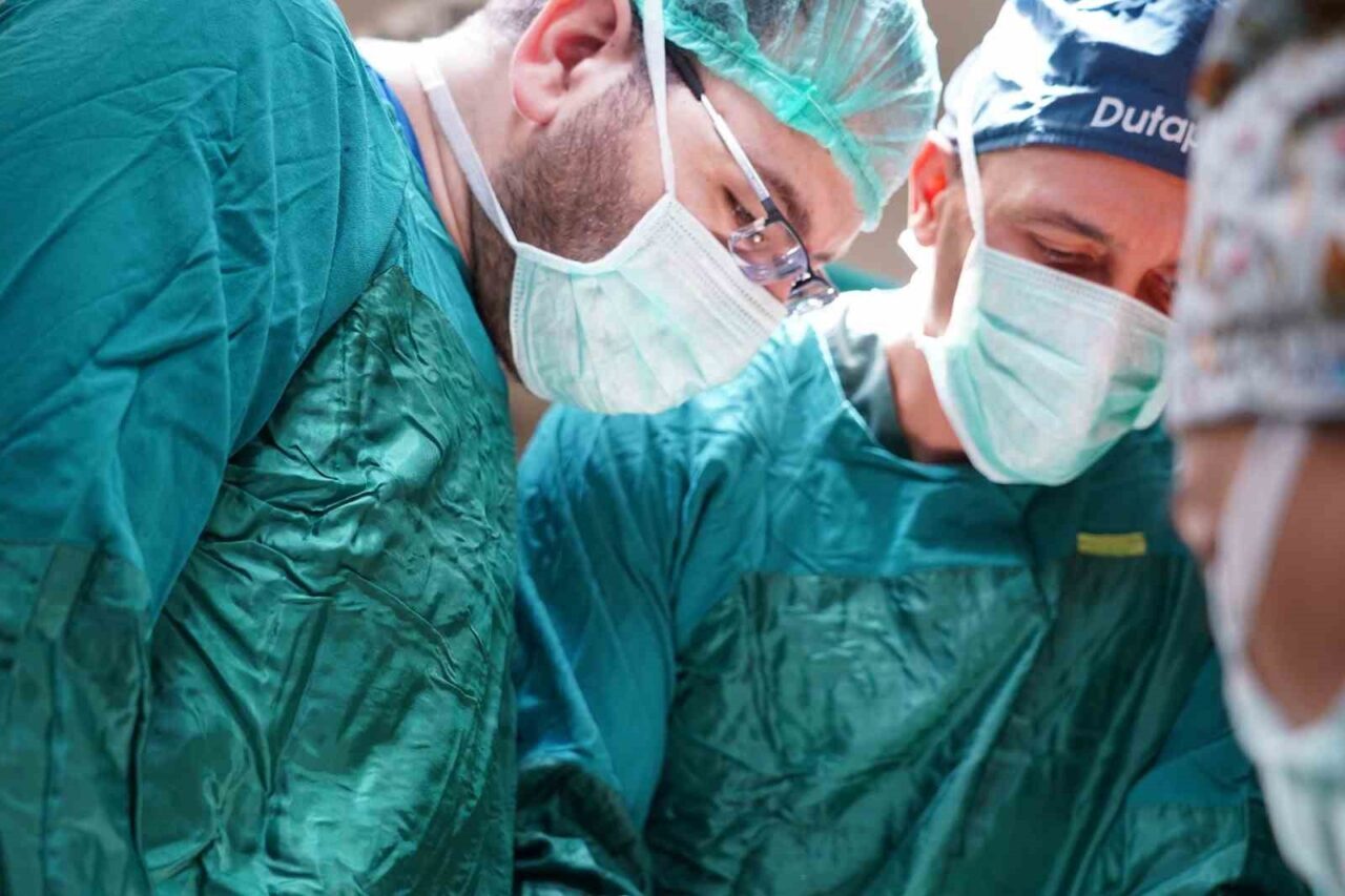 Bilecik Eğitim ve Araştırma Hastanesi'nde ilk kez gerçekleştirilen "Rahim Koruyucu