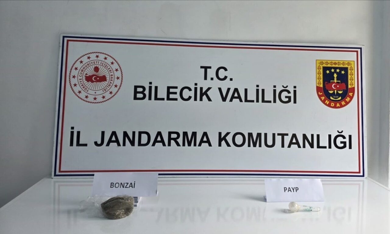Bozüyük’te Jandarma Tarafından Durdurulan Araçta Uyuşturucu Madde Ele Geçirildi