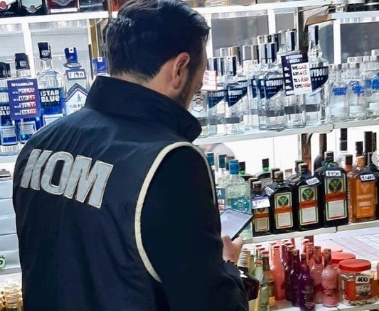 Bilecik'in Bozüyük ilçesinde yapılan operasyonda, kaçak elektronik sigara, likit ve