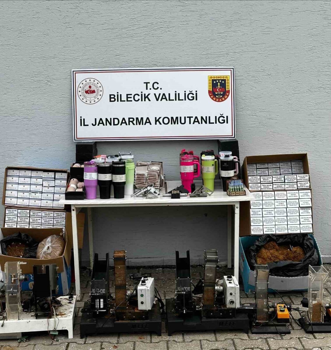 Bilecik’in Söğüt ilçesinde kaçakçılıkla mücadele için düzenlenen operasyonda, çeşitli silah
