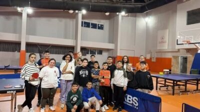 Bilecik'in Bozüyük ilçesinde, genç sporcular yoğun masa tenisi antrenmanları ile