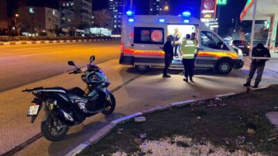 Bilecik’te motorlu bisiklet ile otomobilin çarpışması sonucu Y.A. yaralandı. Hürriyet