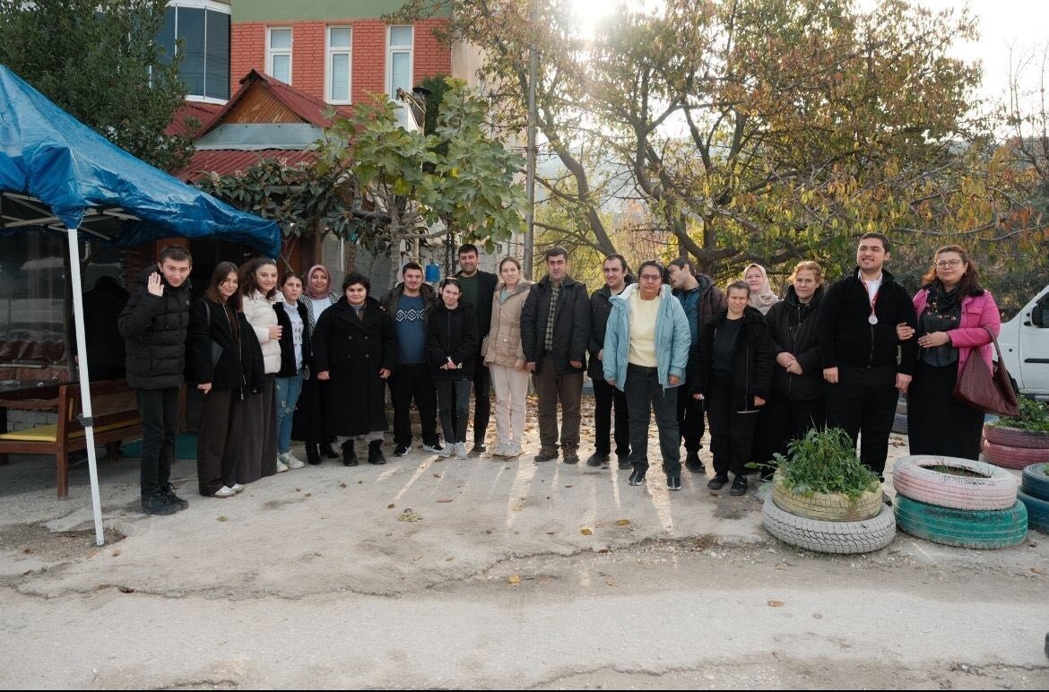 Bilecik'te işletmeci Neslihan Kurt, 3 Aralık Dünya Engelliler Günü'nde Aile