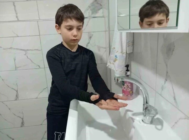 Bilecik’teki 8 Saatlik Su Kesintisi, Vatandaşları Derinden Üzdü Bilecik'te Bahçelievler Mahallesi'nde yaşanan 8 saatlik su kesintisi, vatandaşların tepkisini