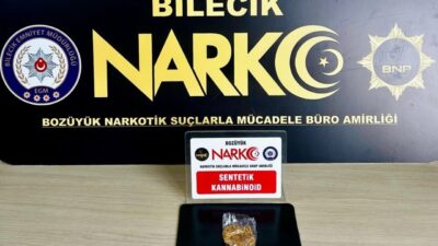 Bilecik'in Pazaryeri ilçesinde düzenlenen narkotik operasyonunda, şüpheli iki kişi yakalanarak
